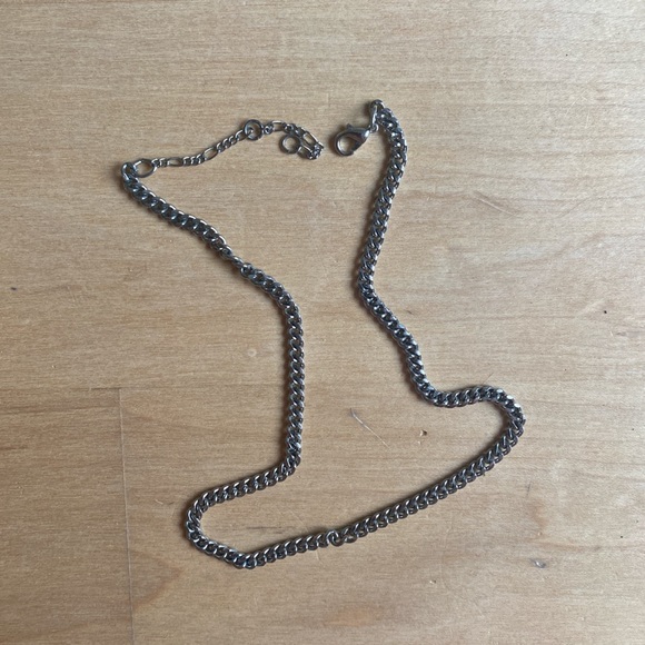 Necklace SET- gold 16in and silver 14in - Picture 4 of 5